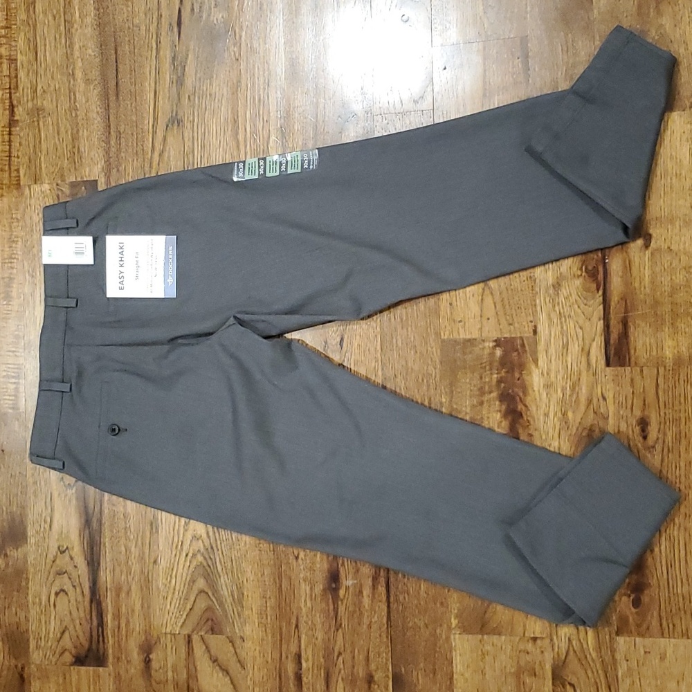 Mens Dockers gray Straight fit flat front chino pants size 30